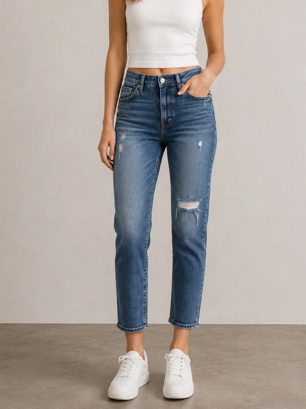 Forever 21 Womens Size 27 Distressed Straight Jeans High Rise Casual Comfort